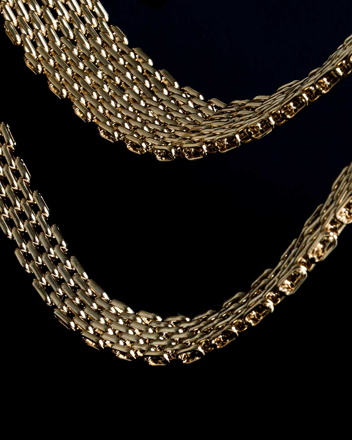 French designer fashion luxury gold chain trendy sustainable statement choker necklace